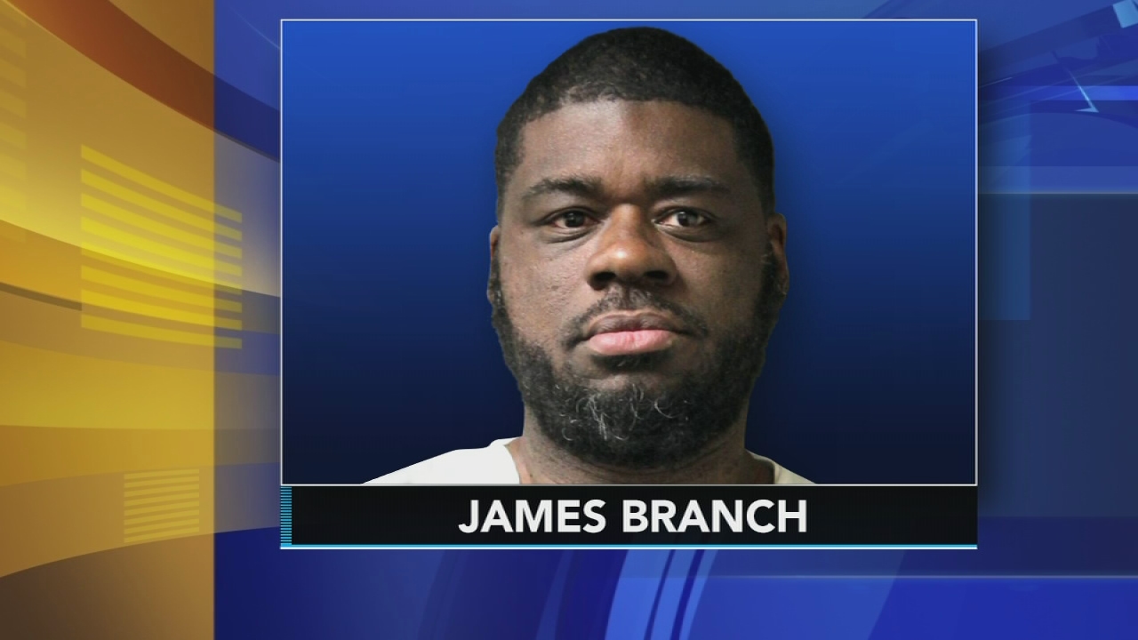 Knife-wielding attempted carjacker attacks woman
