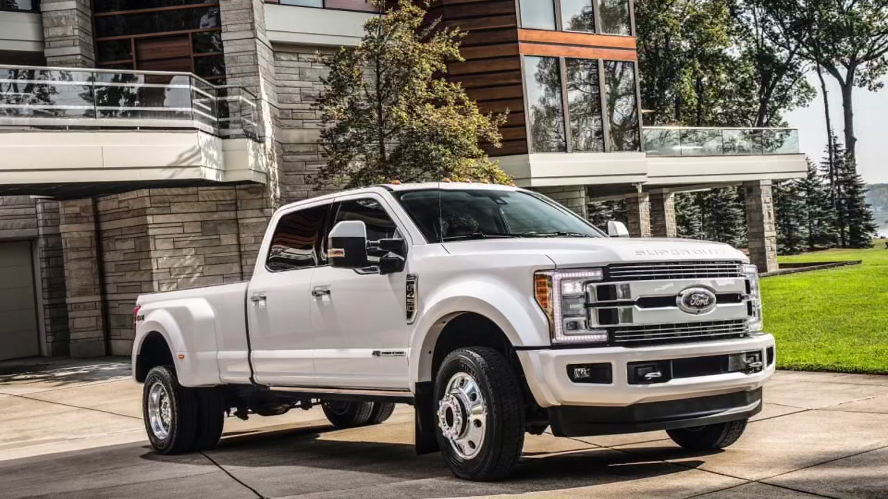 Ford F-450: Peek inside this luxurious monster