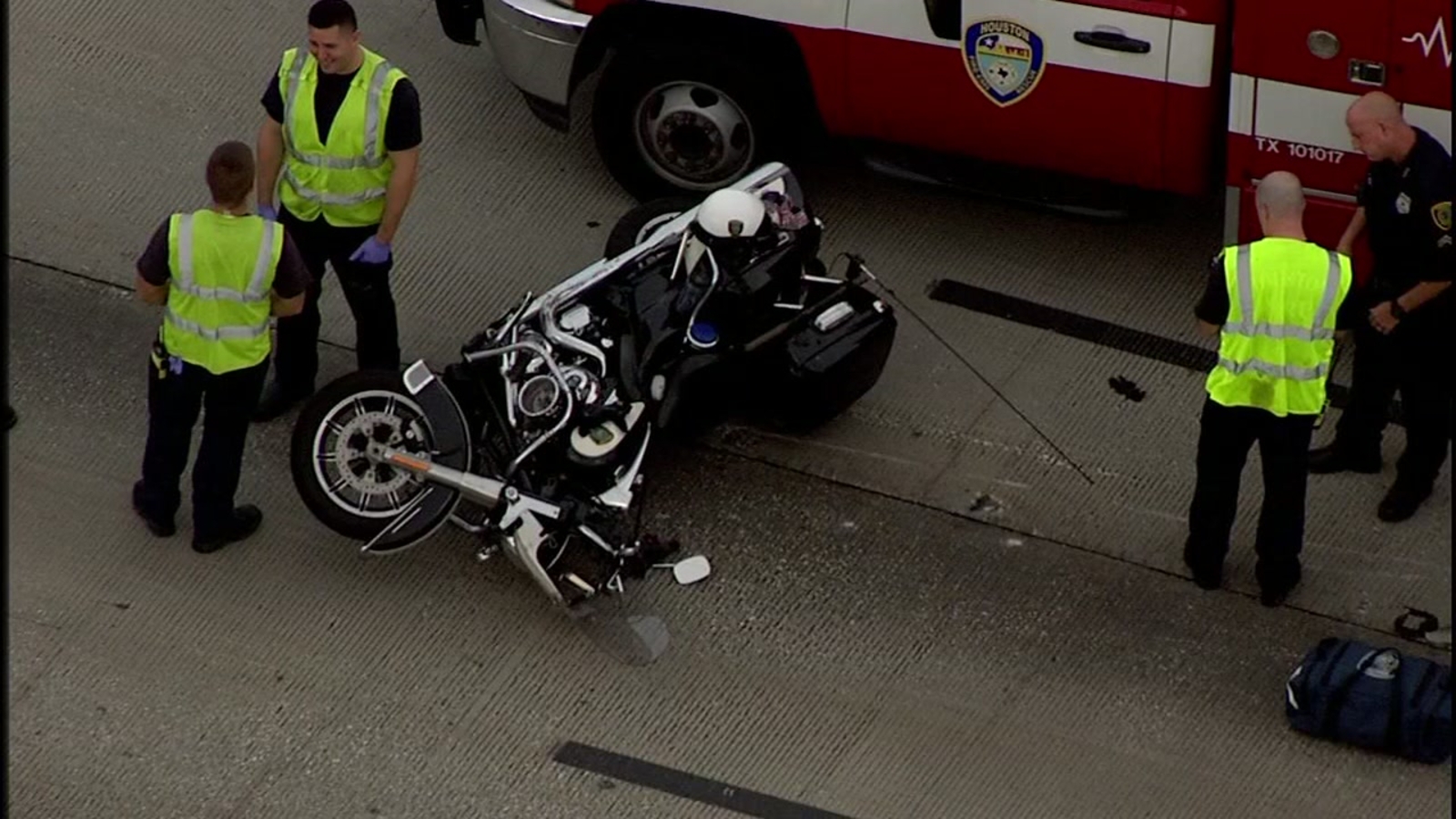 Motorcycle officer goes down on inbound North Fwy ABC13