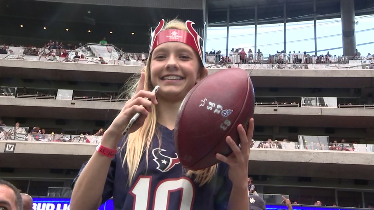 Fan wants to give ball back to Texans LB Dylan Cole