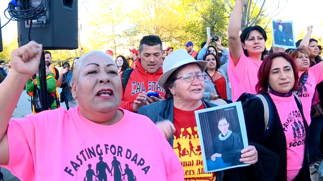 Immigration rallies held on deadline day for DACA renewals
