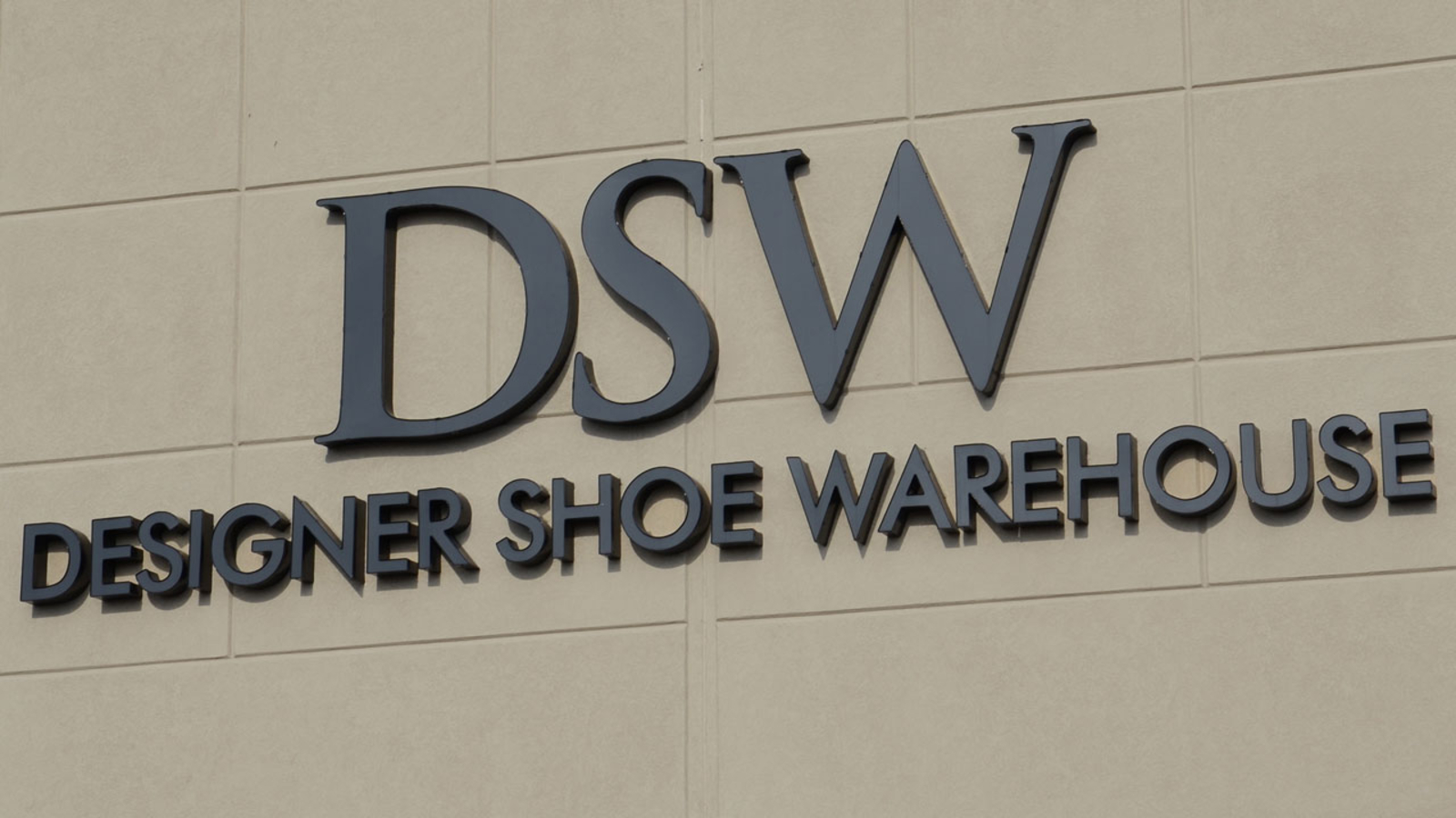 DSW mulling shoe rental service, instore repairs ABC13