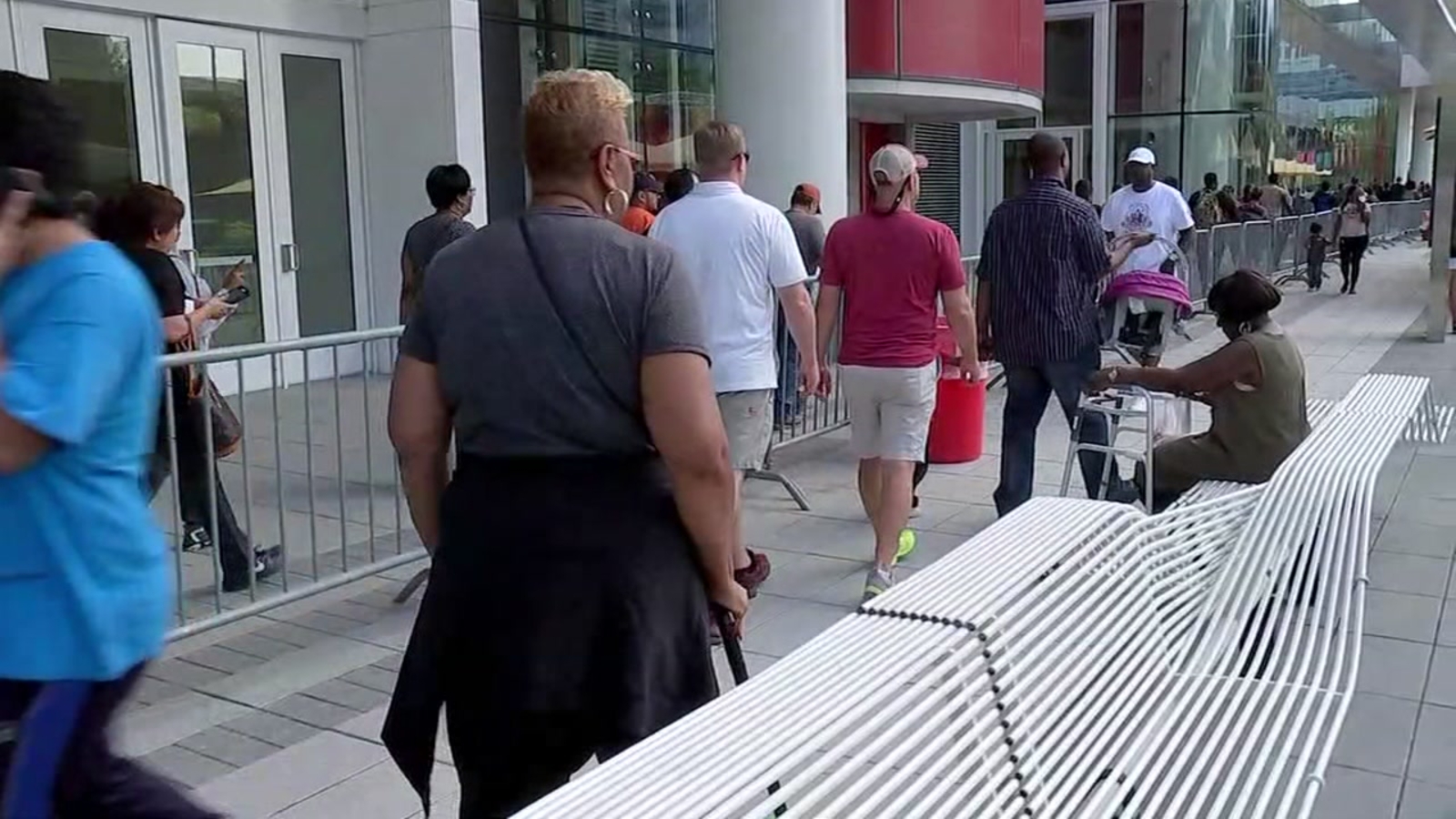 Long lines continue DSNAP benefit applications extended across Harris