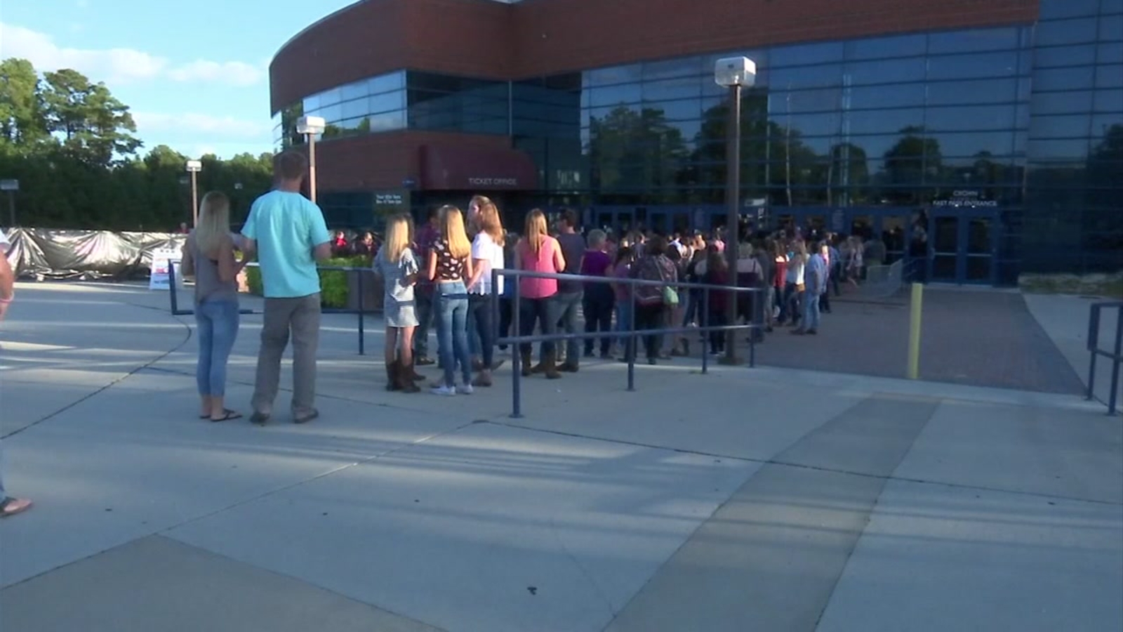 Fayetteville's Crown Complex beefs up security at country music concert