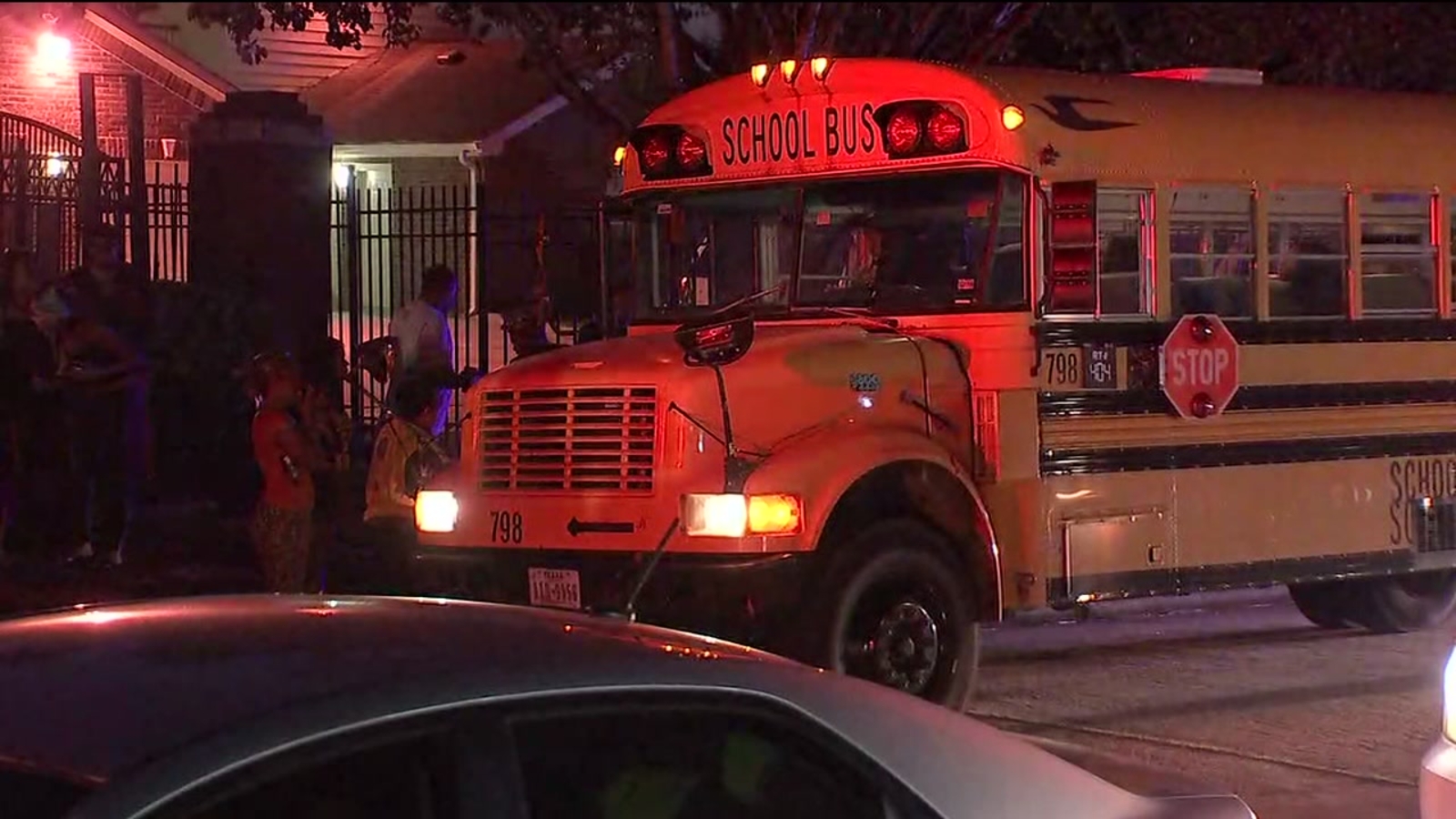 No students hurt in bus crash near N. Sam Houston Pkwy - ABC13 Houston