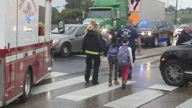 7 children hurt in school bus crash in New Castle, Delaware - 6abc ...