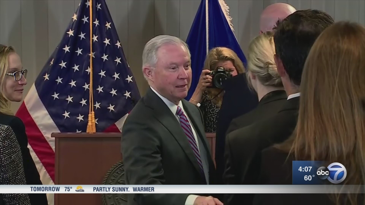 Sessions: Chicago will lose grant money if police don't cooperate with ICE agents