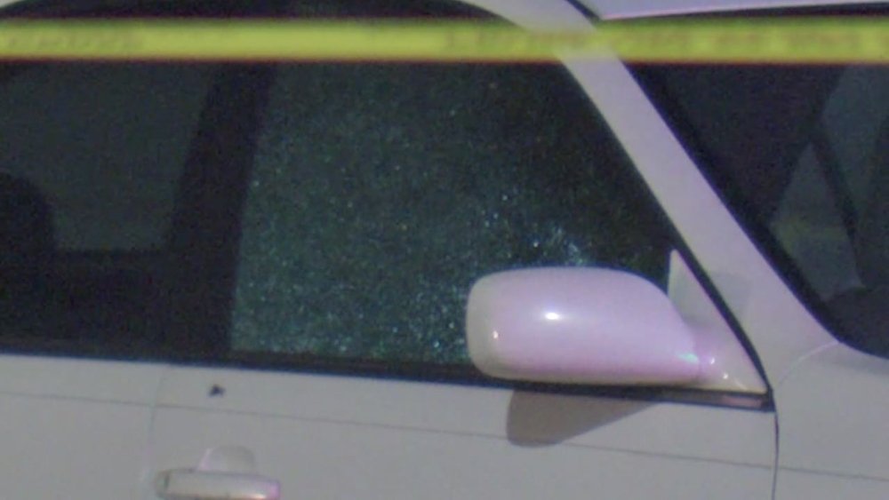 Shooting in southwest Houston leaves one dead 