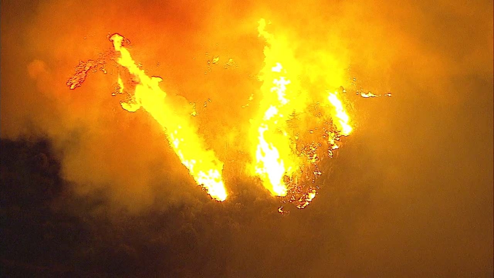 Brush fire burns near Mount Wilson Observatory