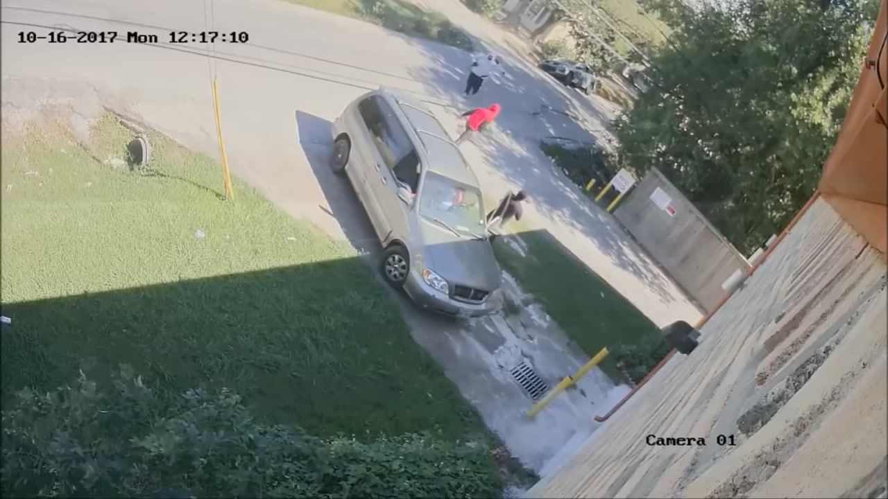 CAUGHT ON CAMERA: Armed suspects overpower women during carjacking