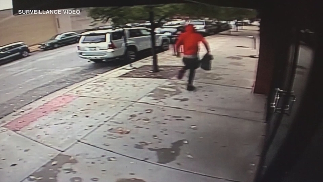 Woman, 33, knocked unconscious in West Loop robbery - ABC7 Chicago