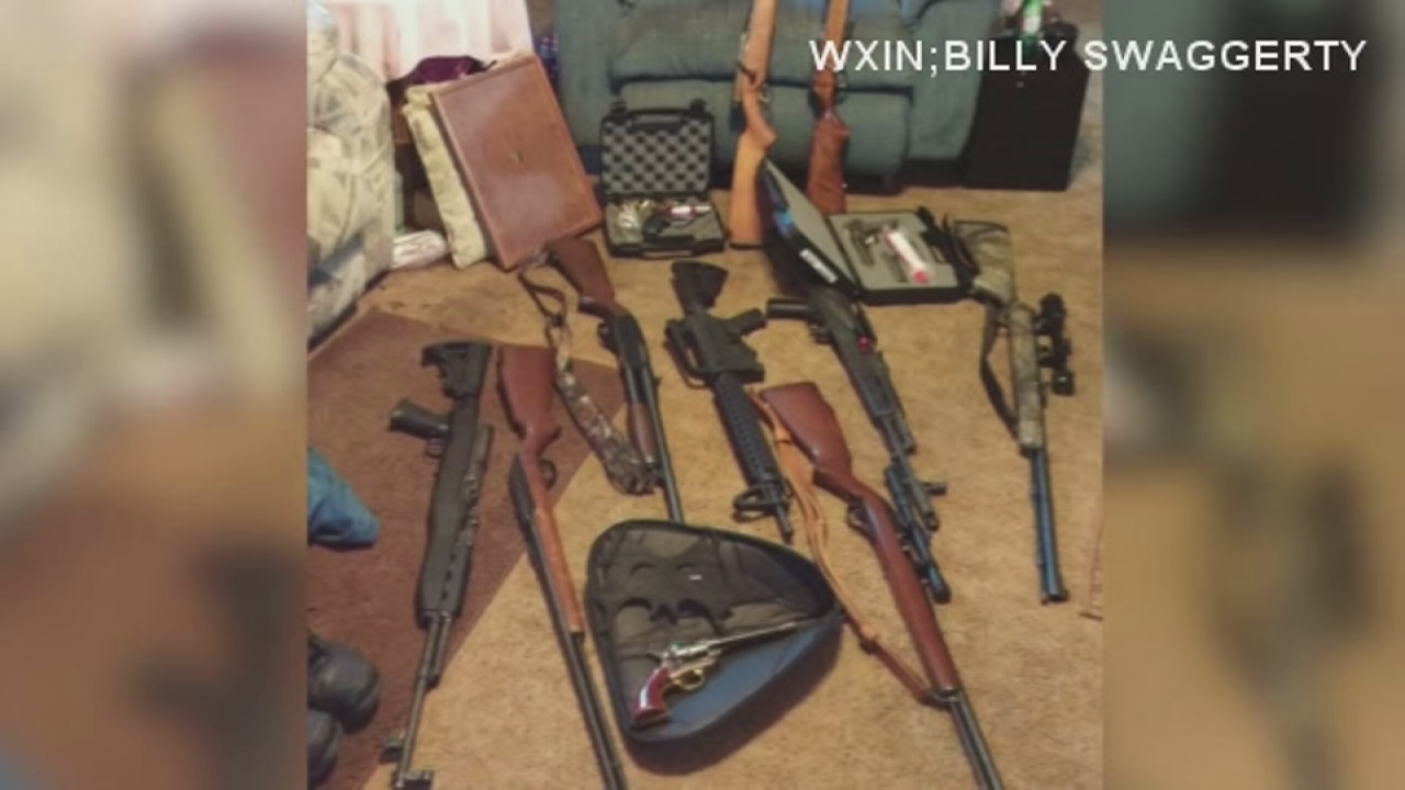Ind. man accuses striper in theft of 16 guns