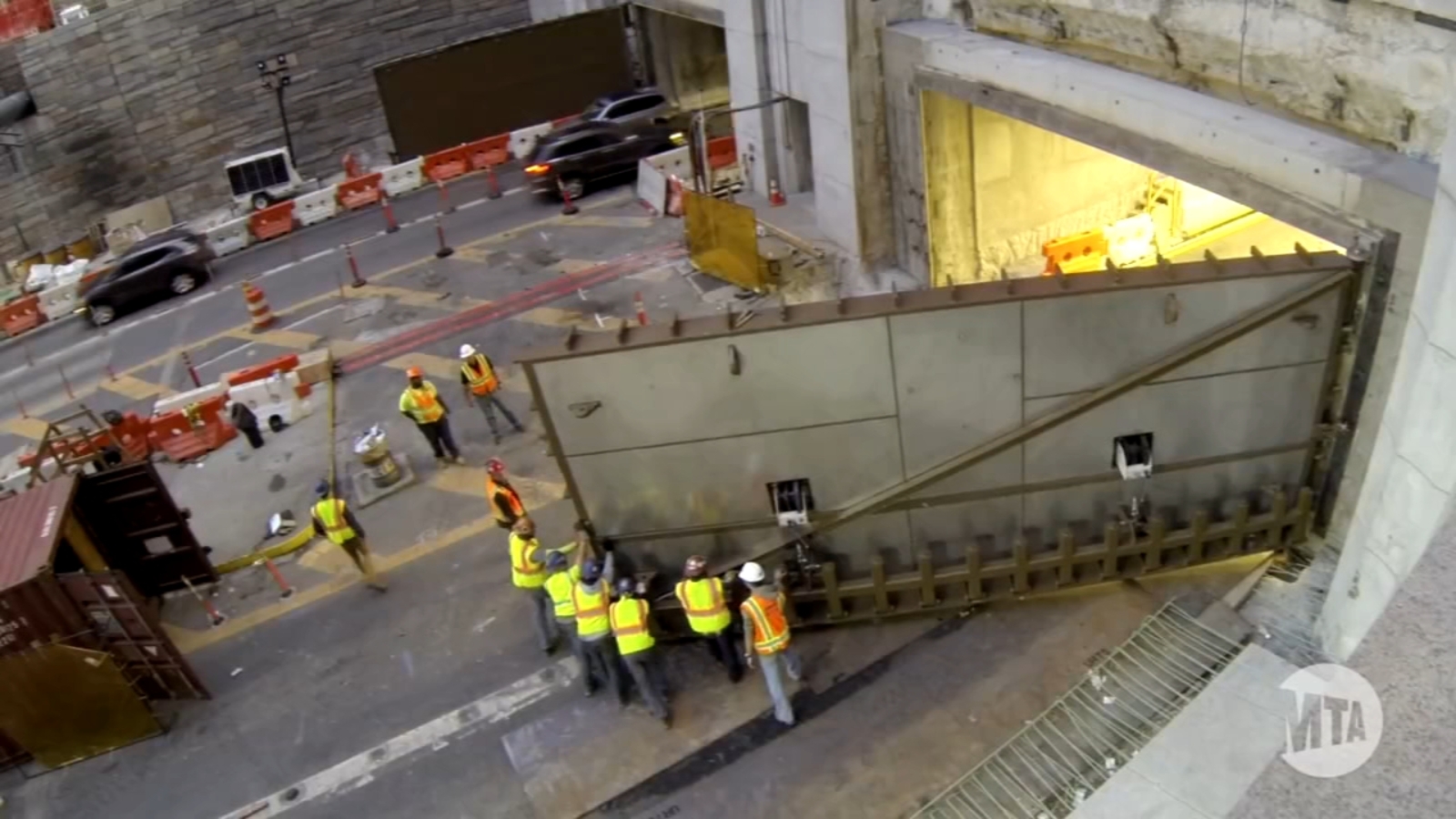 Exclusive look at new floodgates for MTA's Midtown, Hugh Carey tunnels