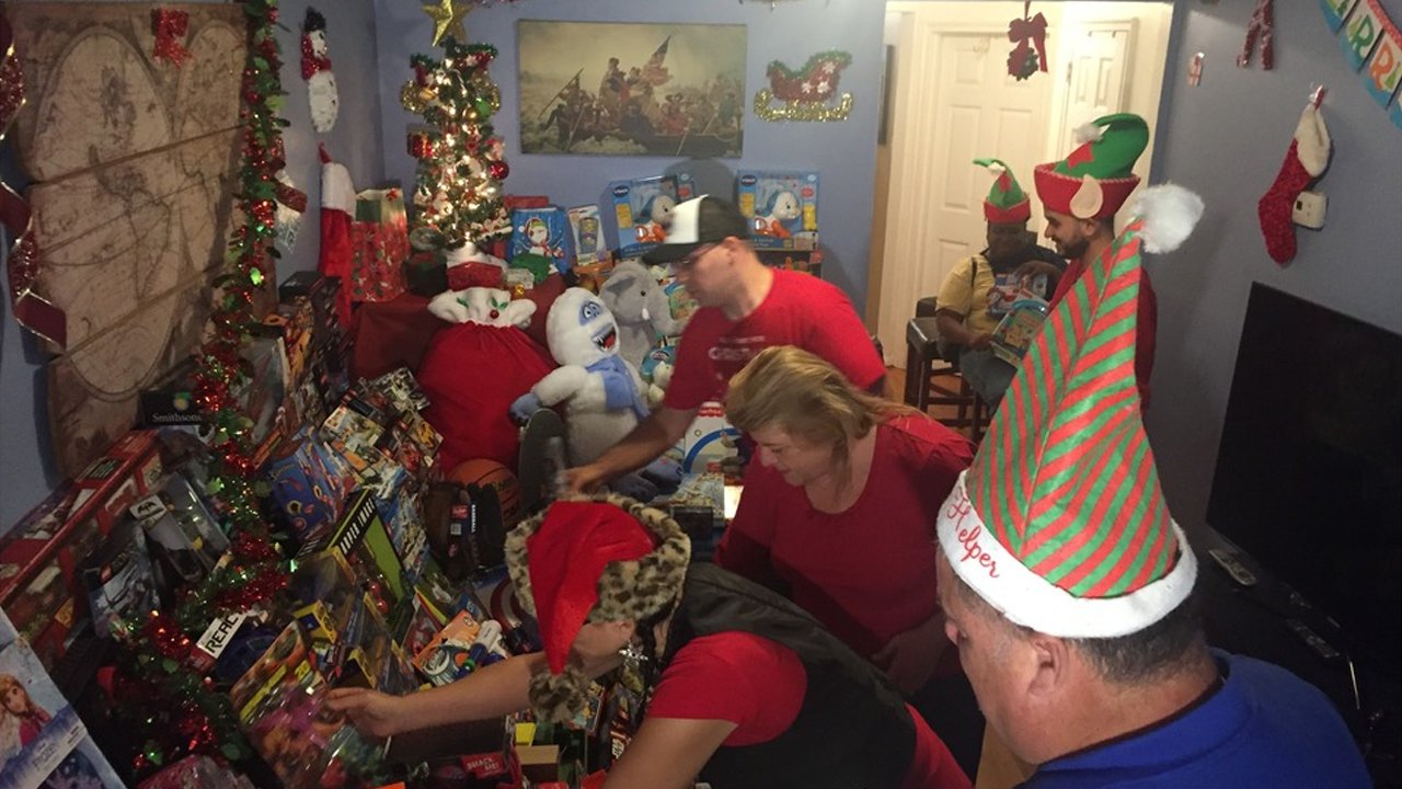 'Sandy Claus' still spreads holiday joy 5 years after Sandy