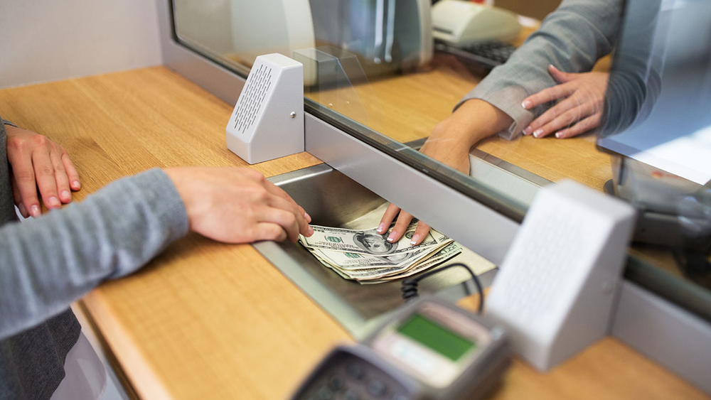 Financial advisor offers tips on personal finances, savings