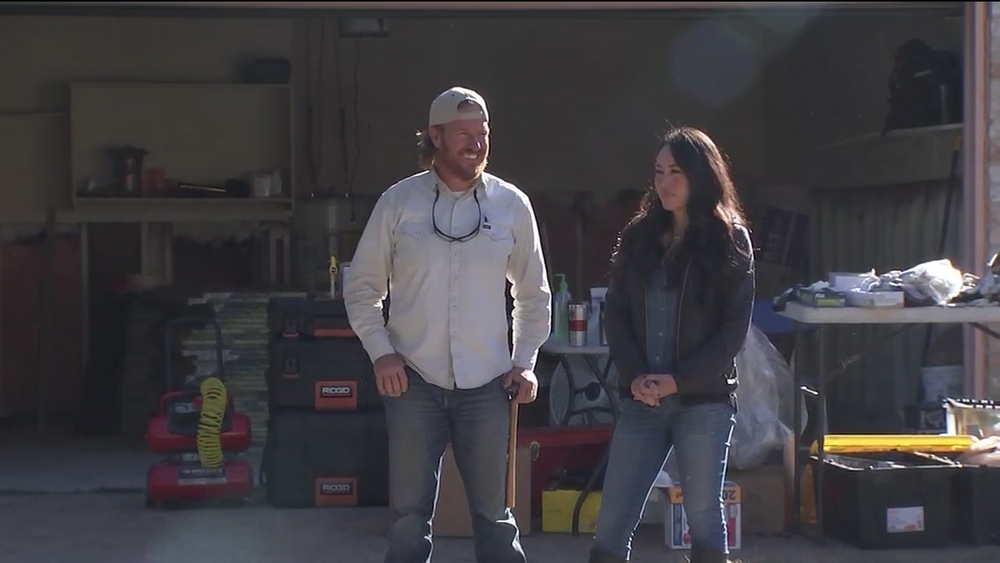 'Fixer Upper' stars helping Harvey victim rebuild her home