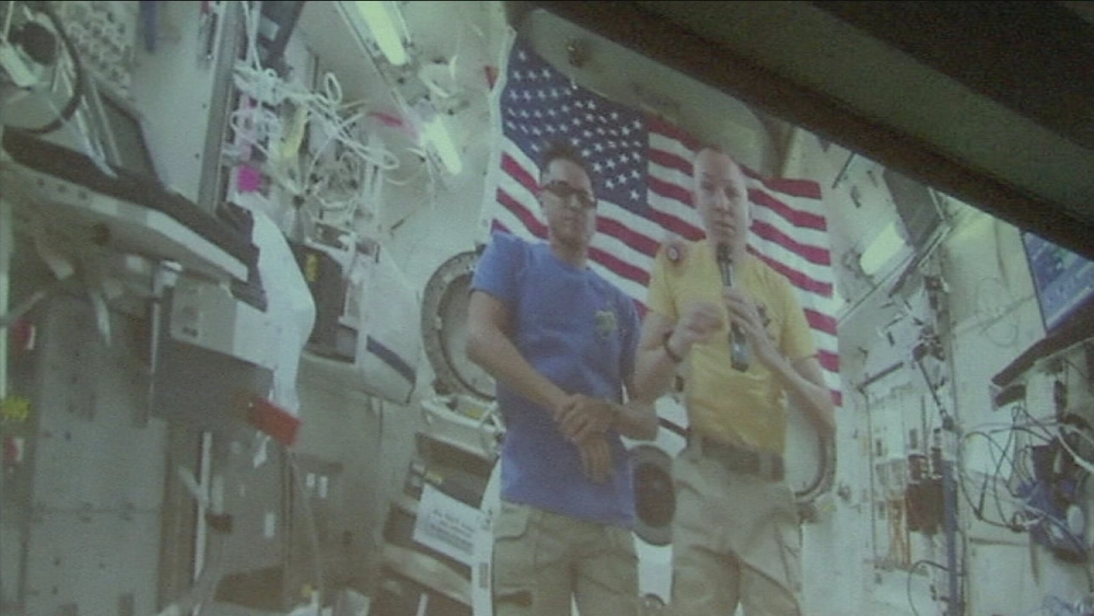 Astronaunts on ISS chat with Santa Monica students