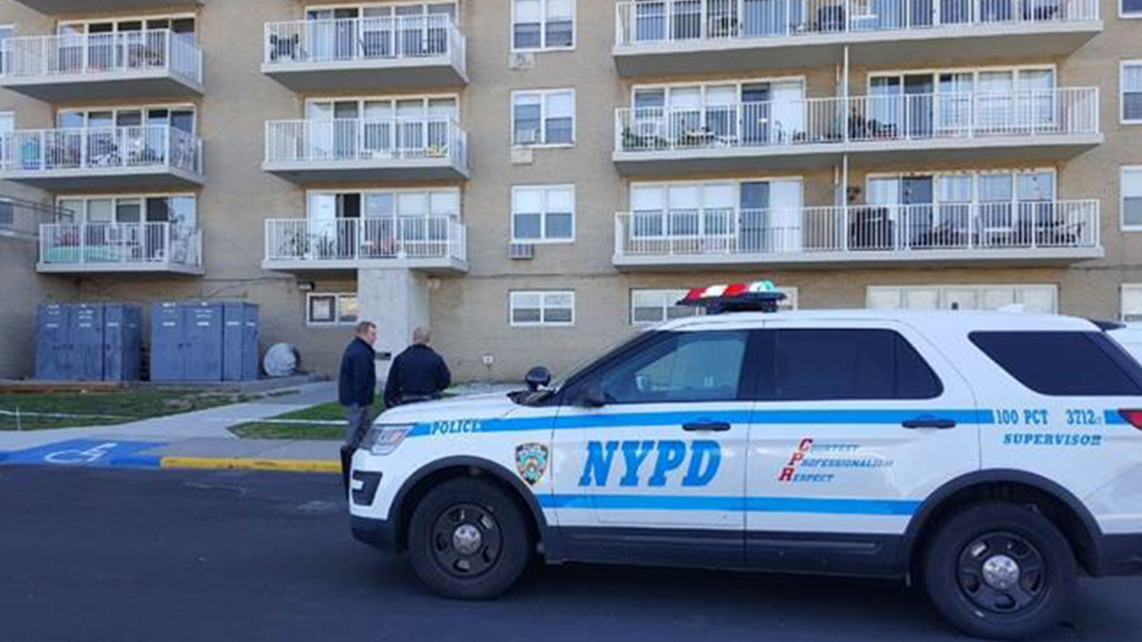 NYPD: Knife-wielding man shot by police in Rockaway Park, Queens - ABC7 ...