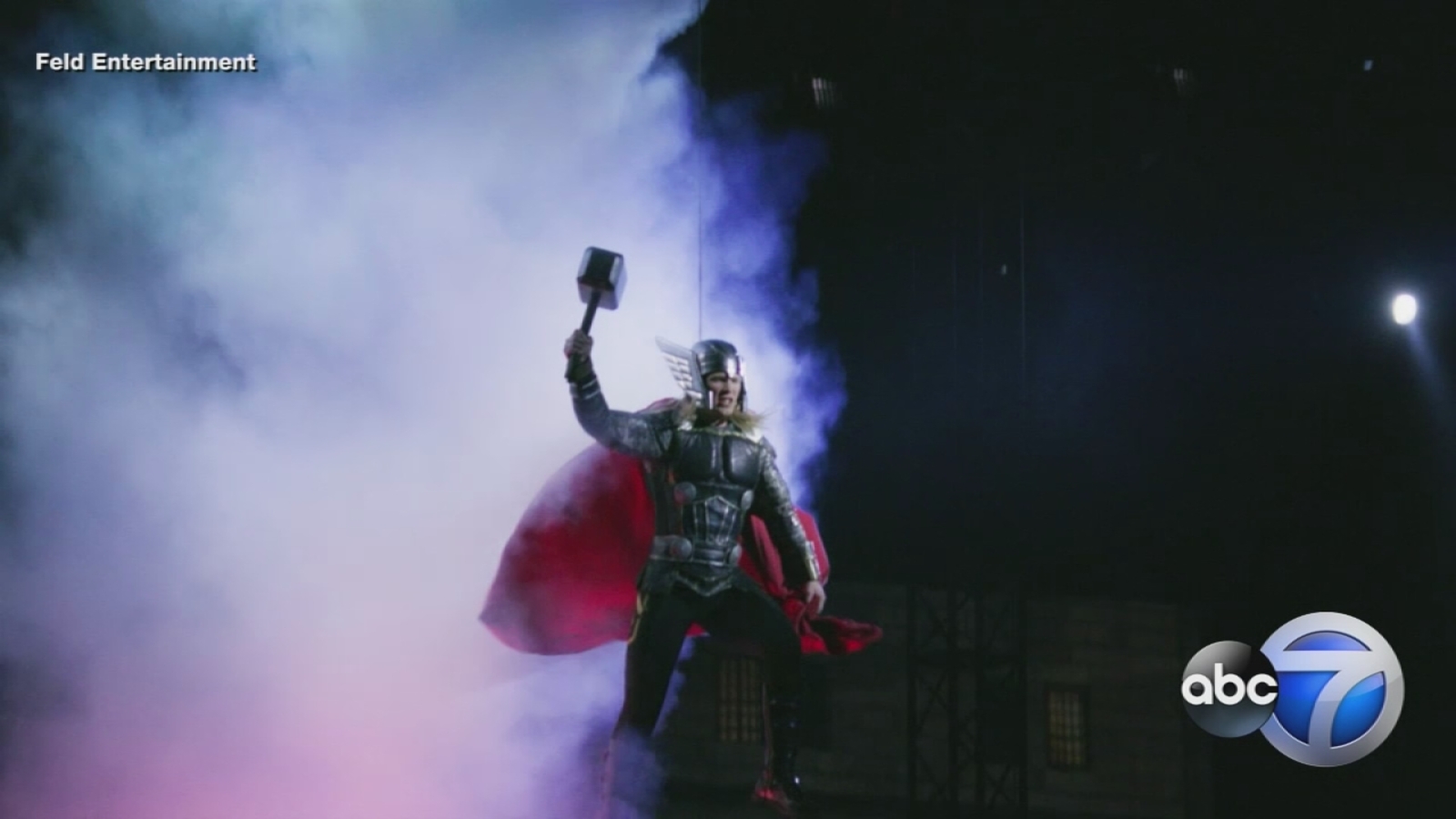 Marvel heroes fly through Chicago - ABC7 Chicago