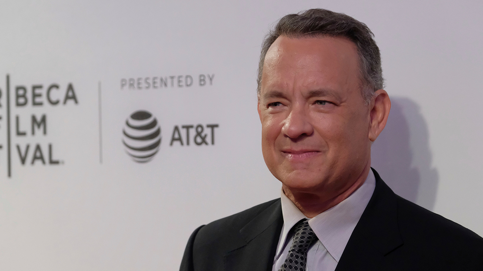 Tom Hanks helps with marriage proposal at Texas book festival ABC7