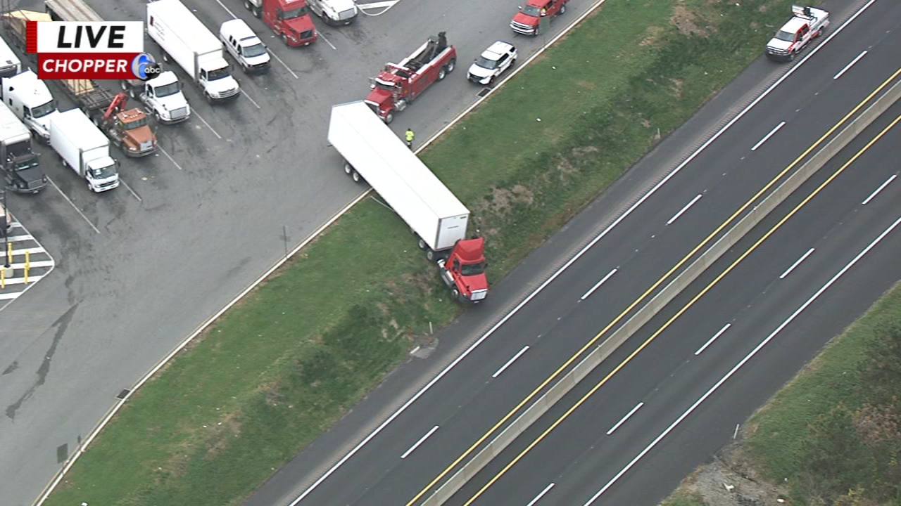 Tractor trailer goes over embankment at Valley Forge rest stop