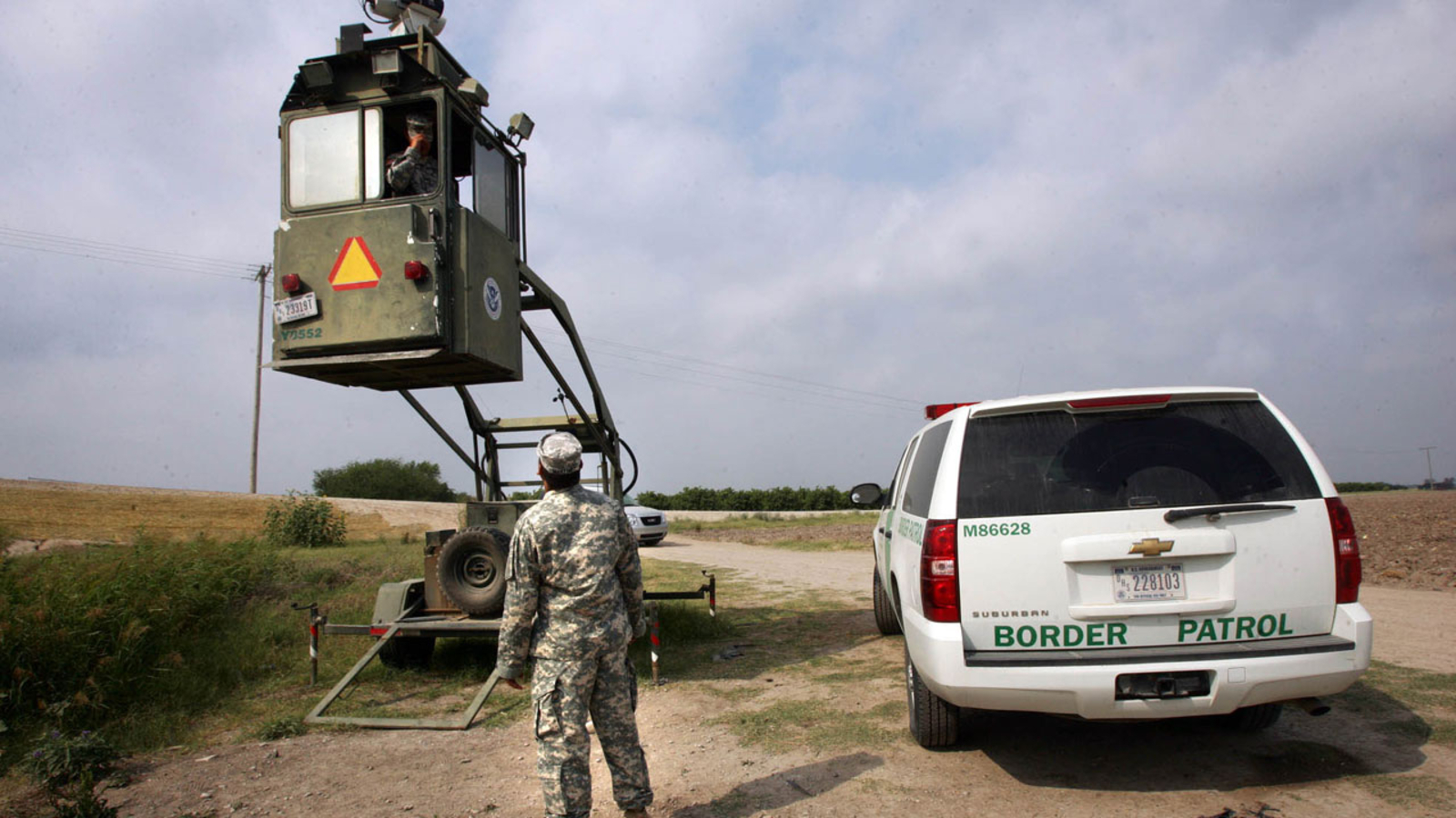 DHS weighed Nat Guard for immigration roundups - ABC13 Houston