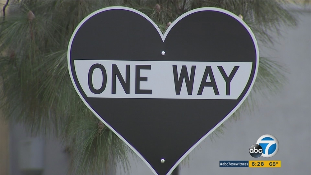 'Positive' street signs are turning heads in Glendale