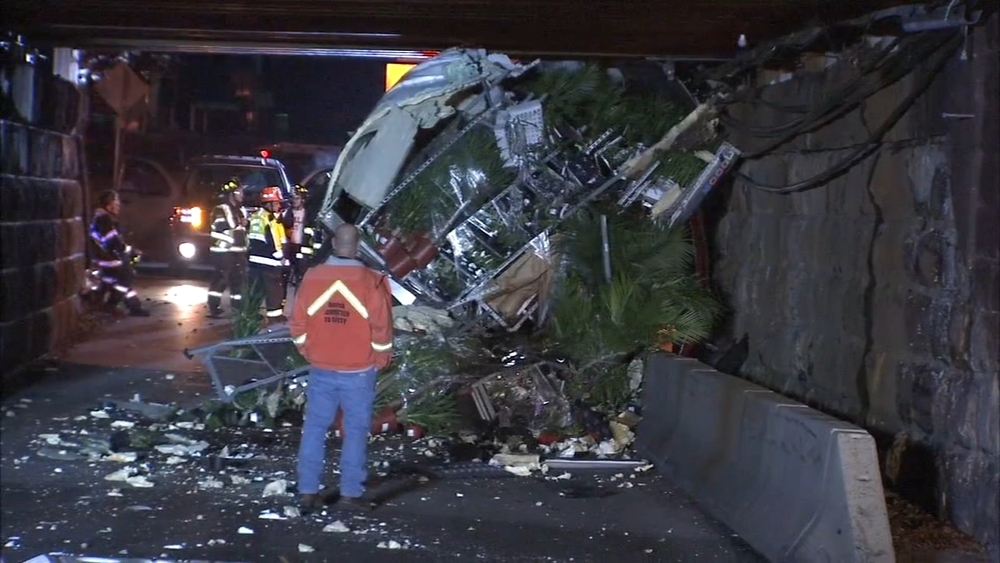 RAW VIDEO: Tractor-trailer crash in Radnor
