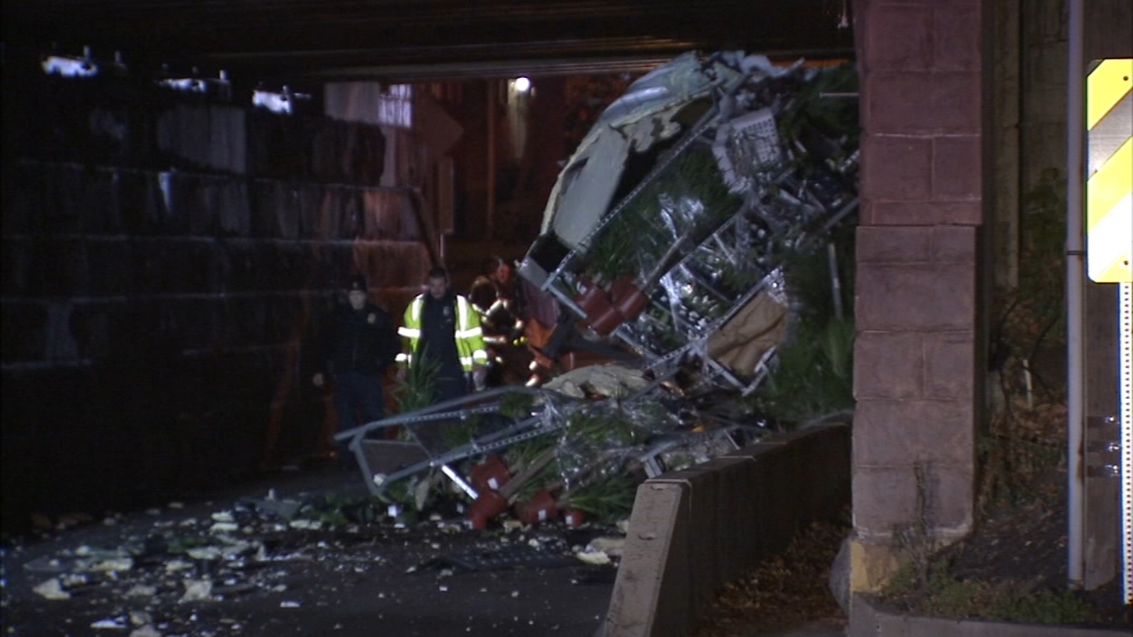 Tractor trailer hits Radnor Township overpass - 6abc Philadelphia