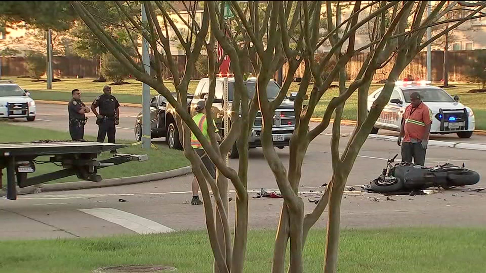 Motorcyclist dead after crashing into Alief ISD school bus - ABC13 Houston