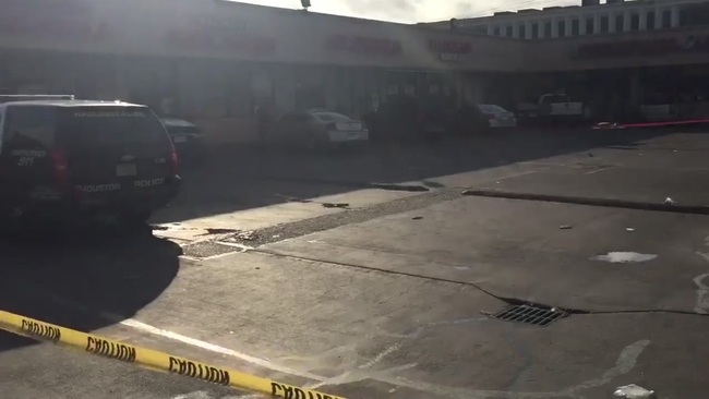 Man shot and killed outside SW Houston grocery store - ABC13 Houston
