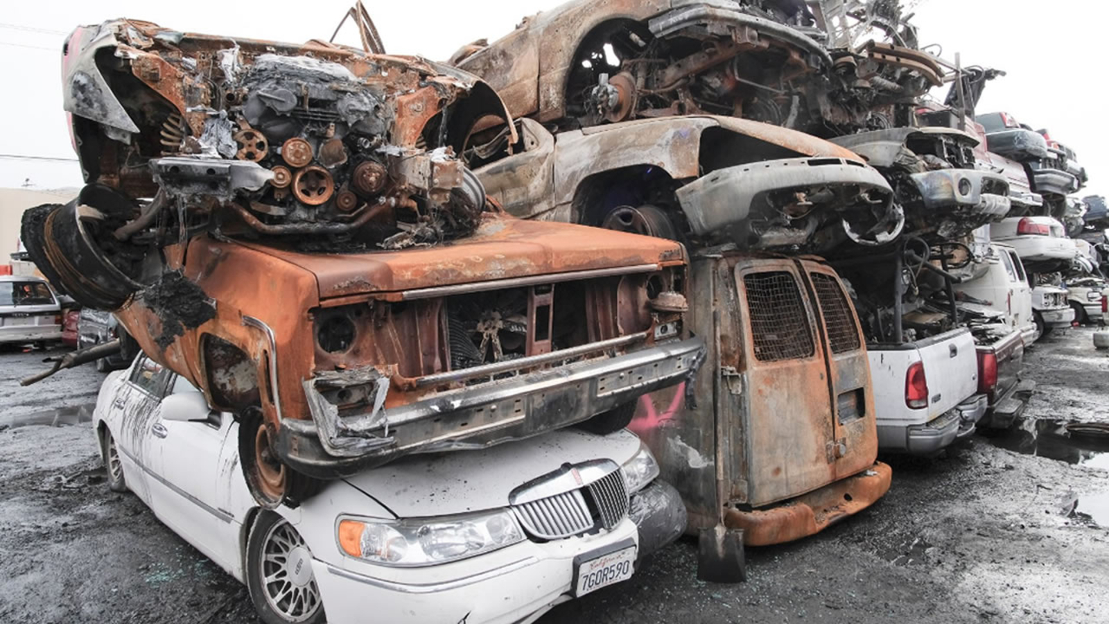 Auto wrecking company in Santa Rosa removes destroyed cars for free for