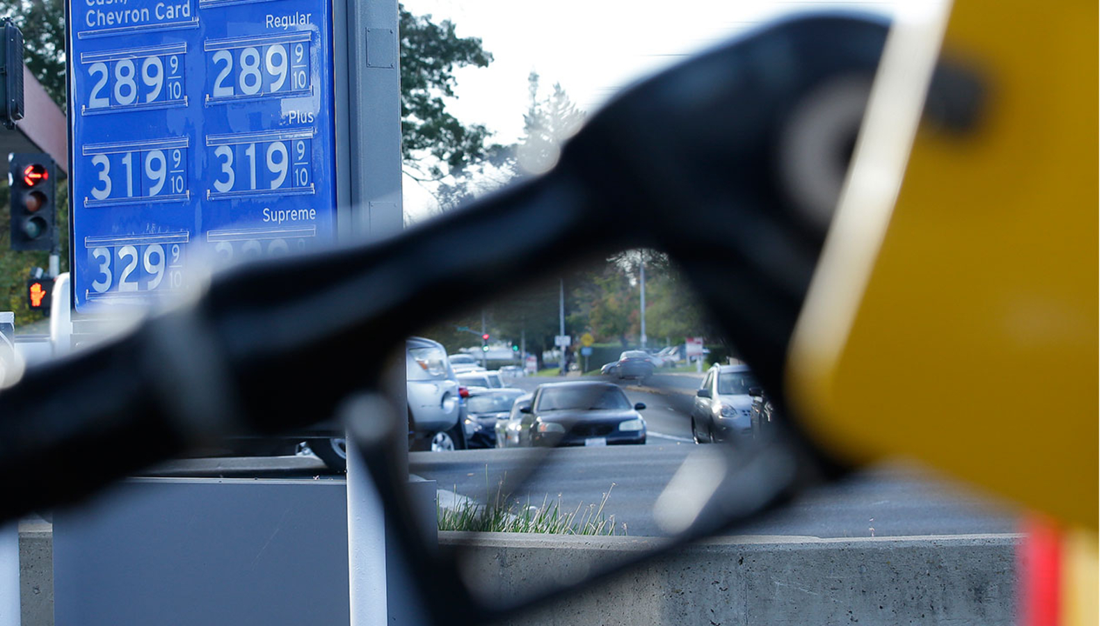 Gas tax repeal effort gaining steam in California - ABC7 Los Angeles