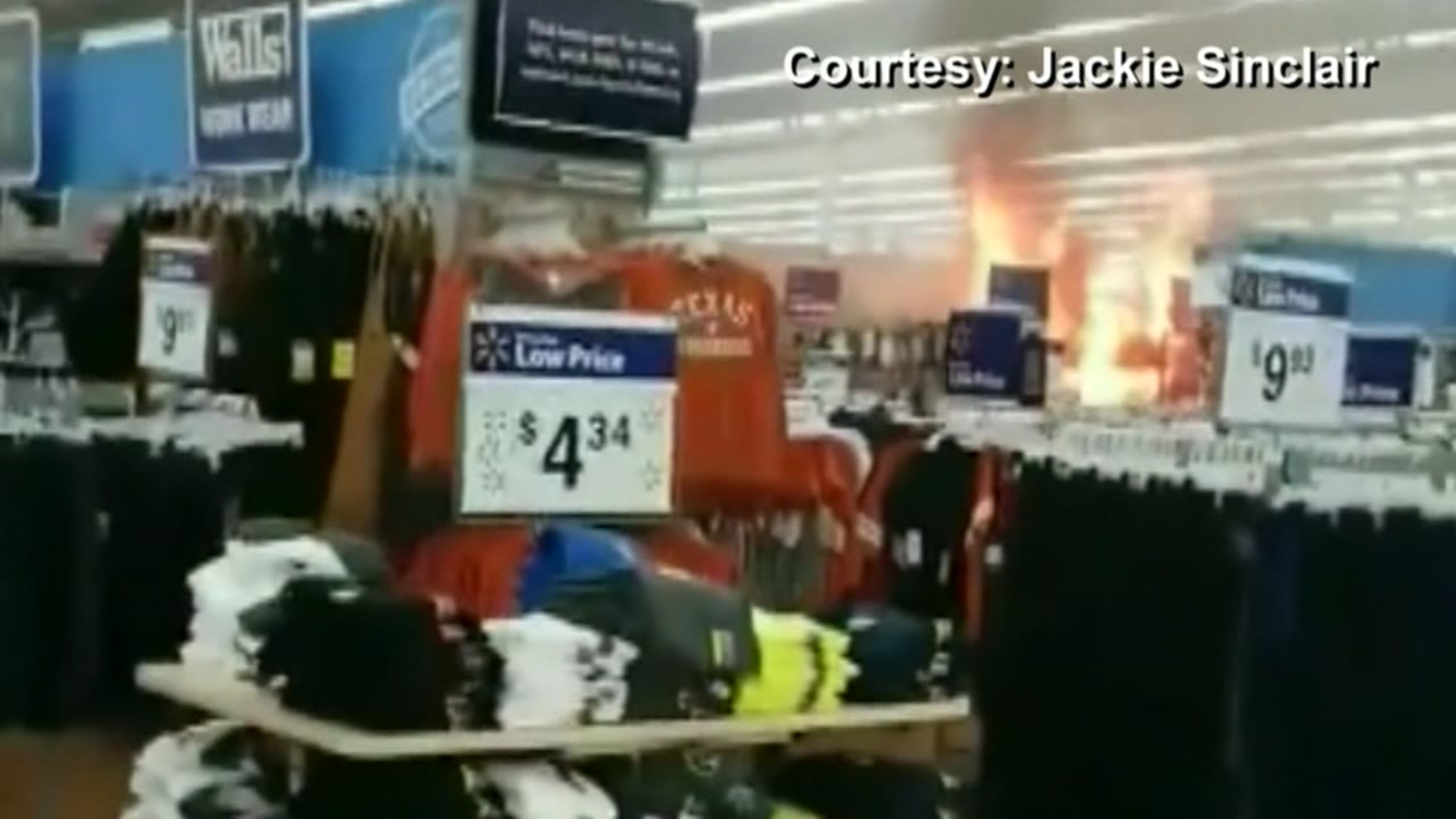 Fire roars in middle of Austin Walmart on Thanksgiving ABC13 Houston