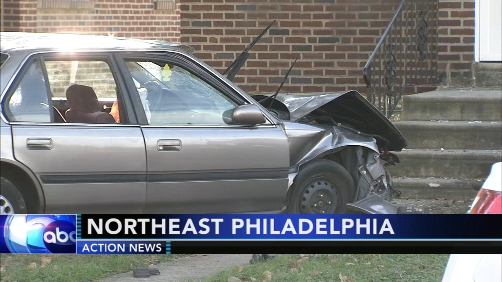 Crash leaves man injured in Northeast Philadelphia - 6abc Philadelphia