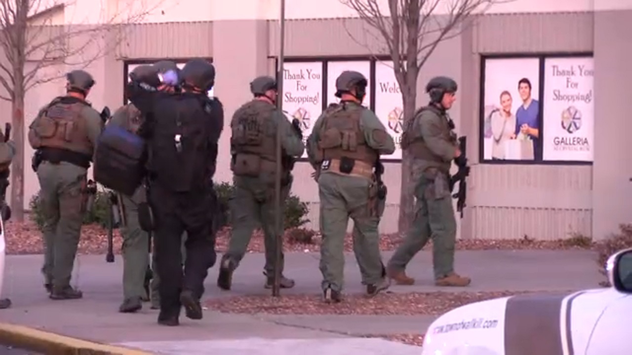 Reports of gunfire lead to panic, evacuation of Middletown, New York mall