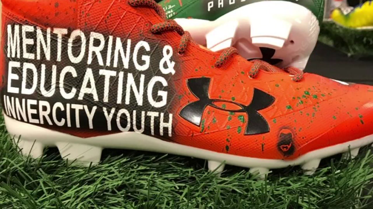 Texans' Lamar Miller scores with The Chauncy Glover Project