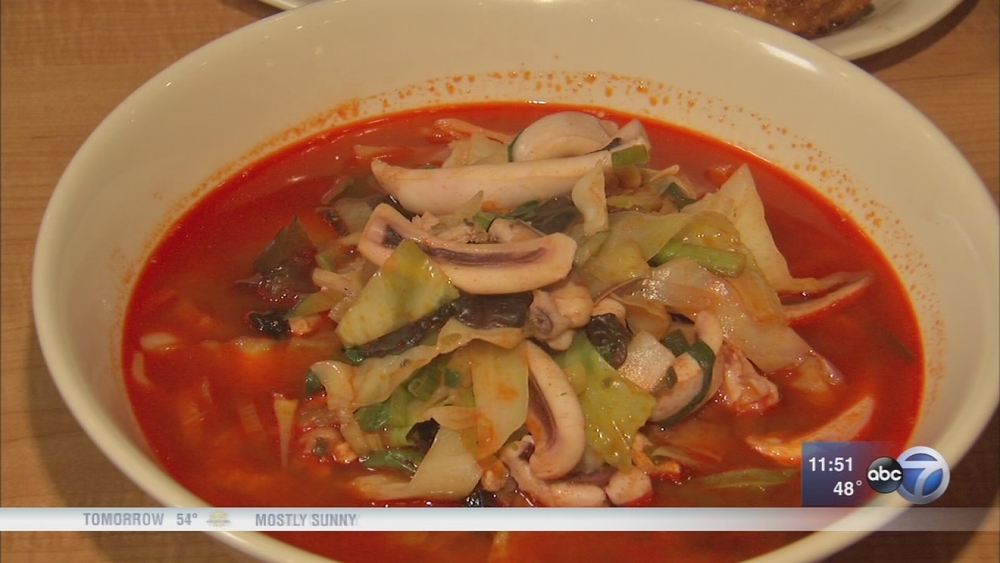 Korean chain serves noodles at Glenview strip mall