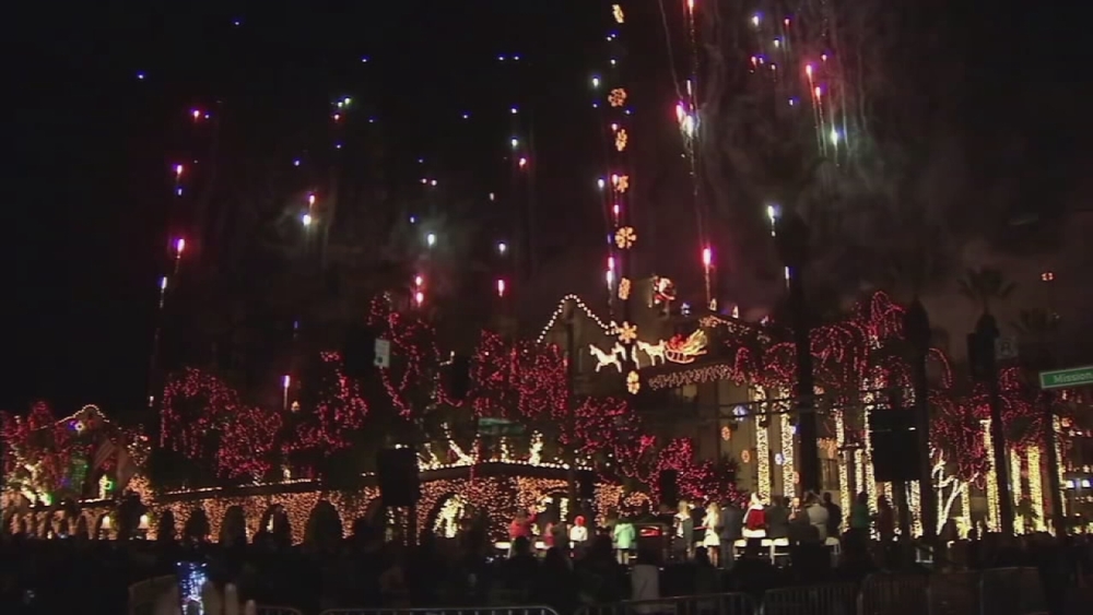 Mission Inn's Festival of Lights opens in Riverside 