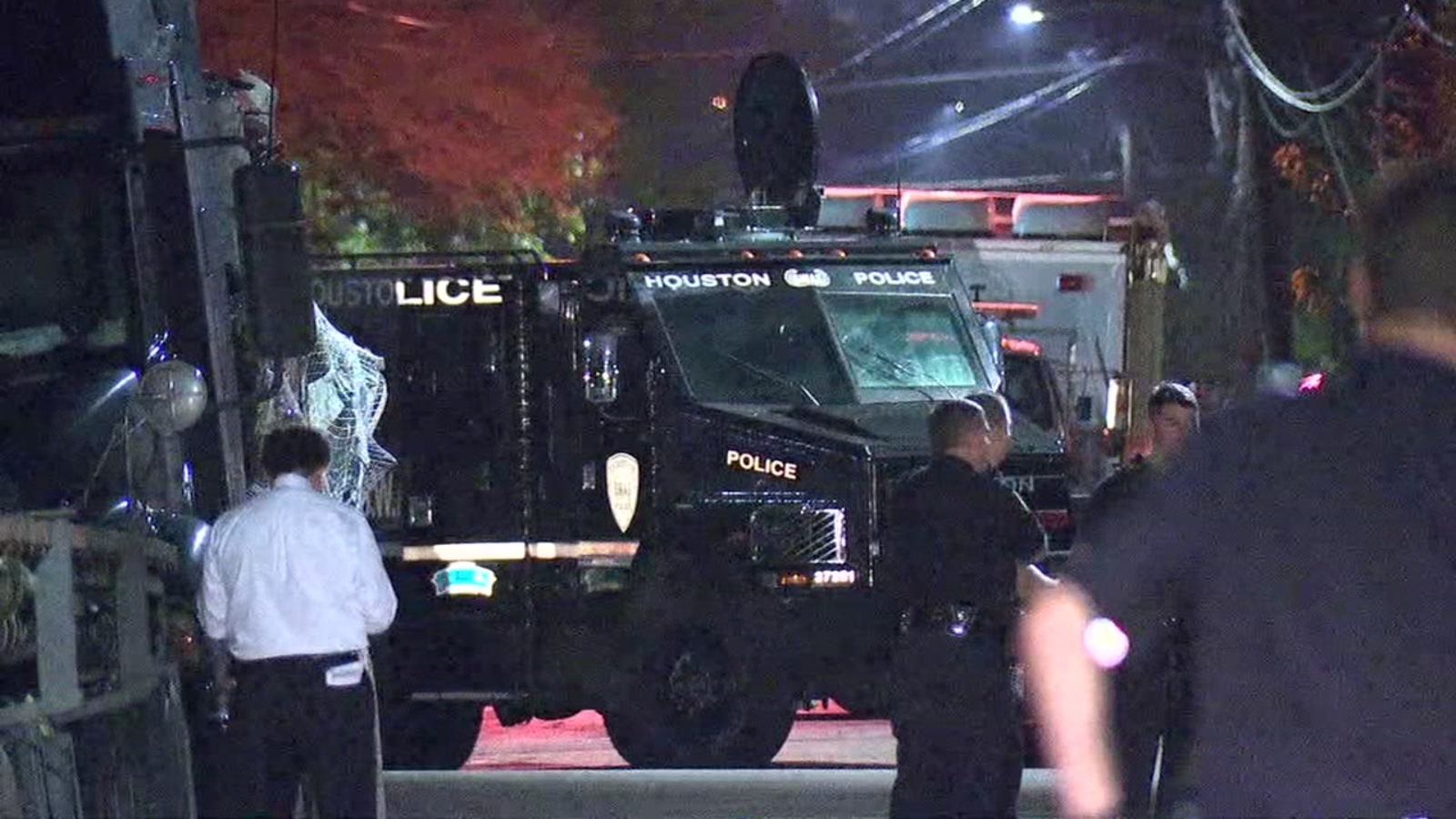 Suspect shoots himself after hostage freed during tense standoff in N