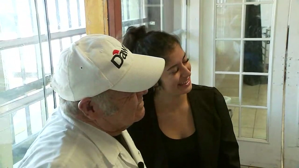 Houston teen's viral tweet saves father's bakery