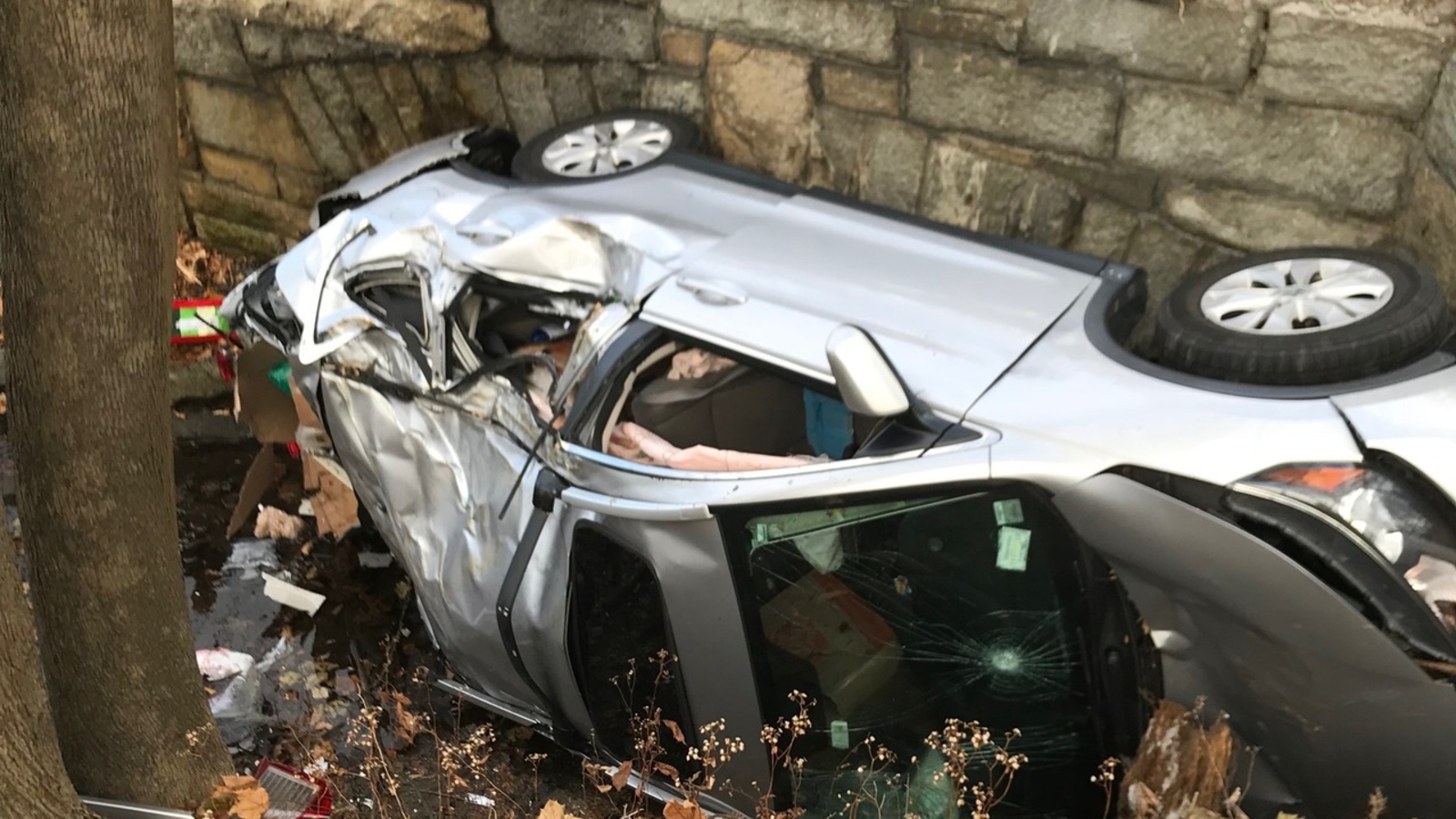 Offduty Ossining police officer rescues woman trapped in car ABC7