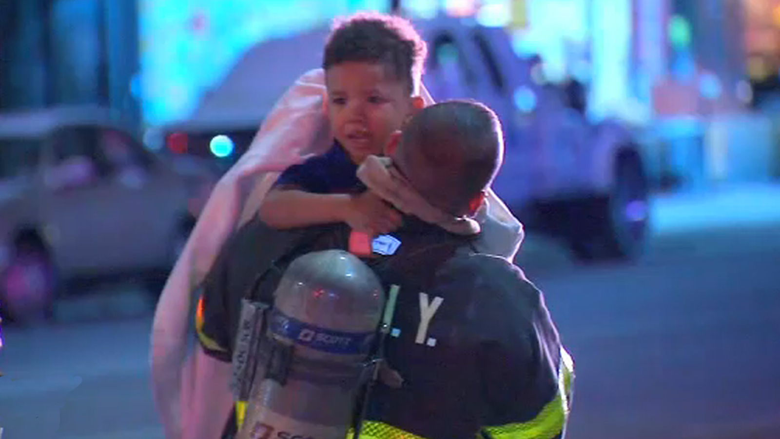 4 children, 2 firefighters among 9 hurt in East Harlem fire - ABC7 New York