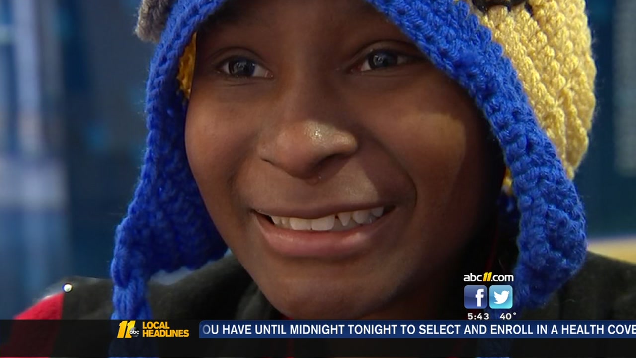 Family comes together to bring Christmas cheer to kids with cancer