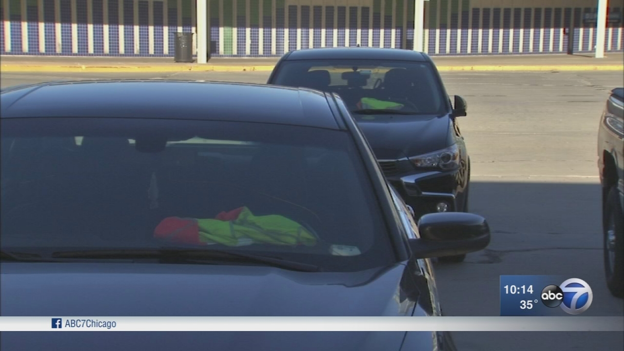 Some CTA workers get free parking in paid Blue Line lot