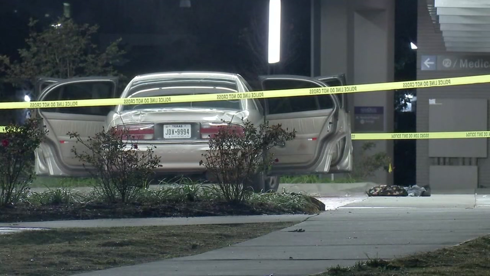 Gunshot victim dies after showing up at Heights hospital ABC13 Houston