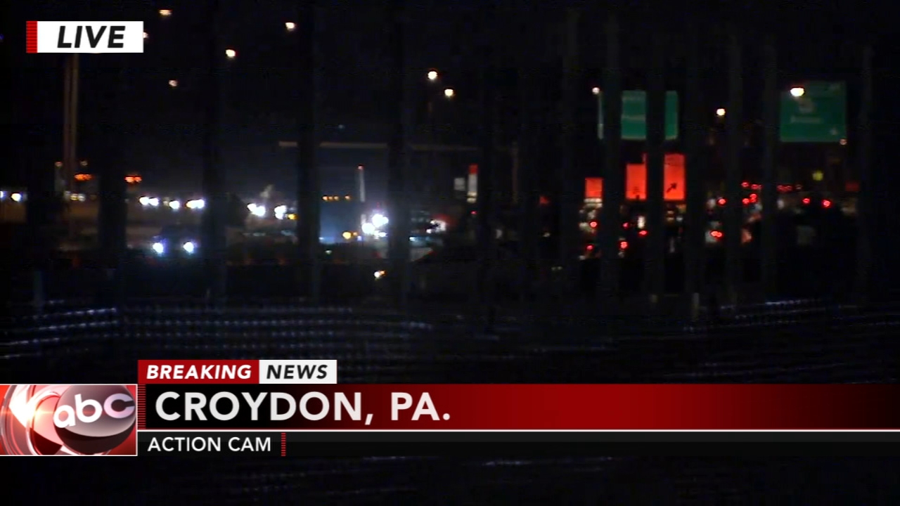 Crane, traffic sign mishap on I-95 in Croydon
