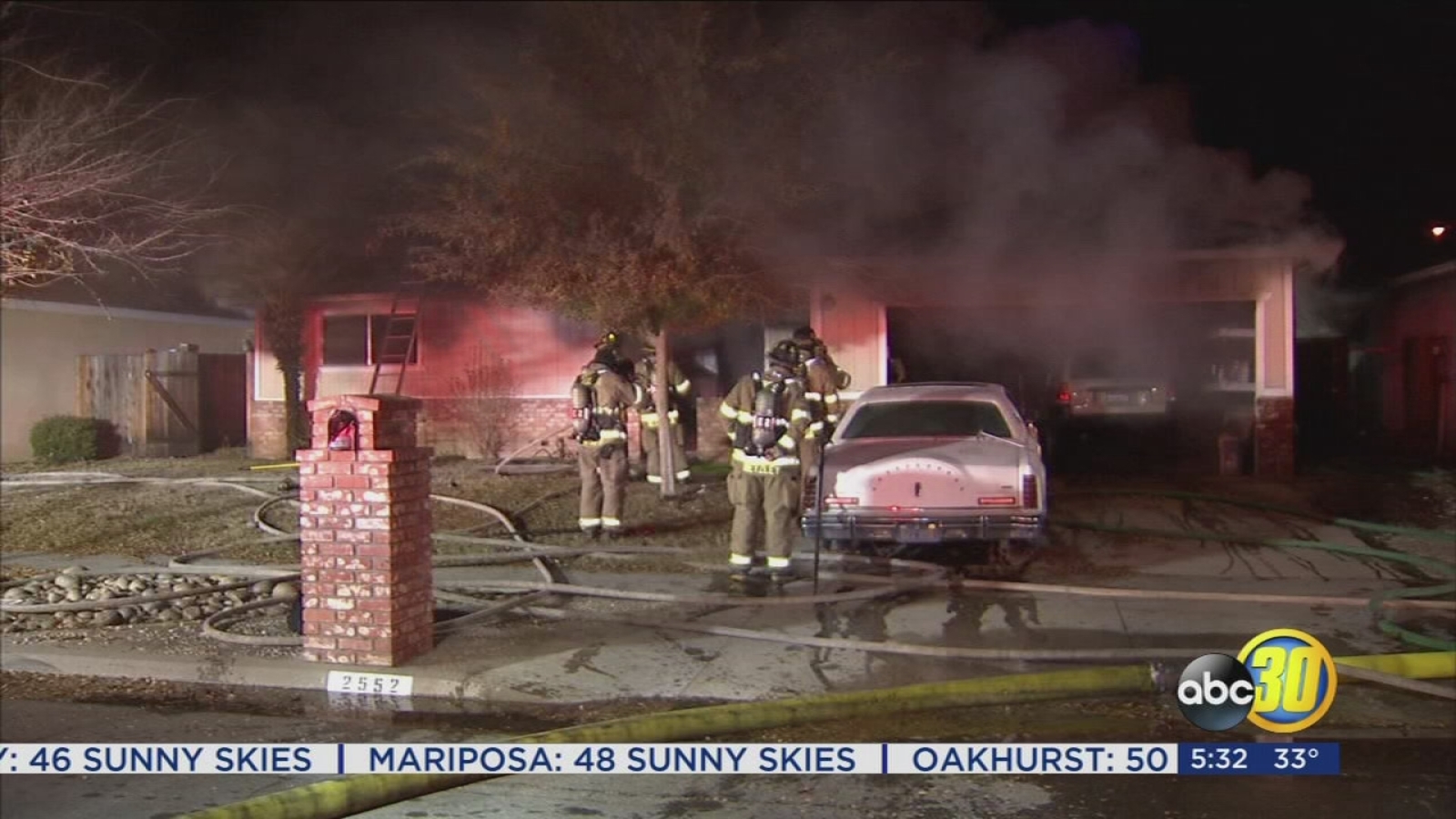 Man dies in early morning house fire in Northwest Fresno - ABC30 Fresno