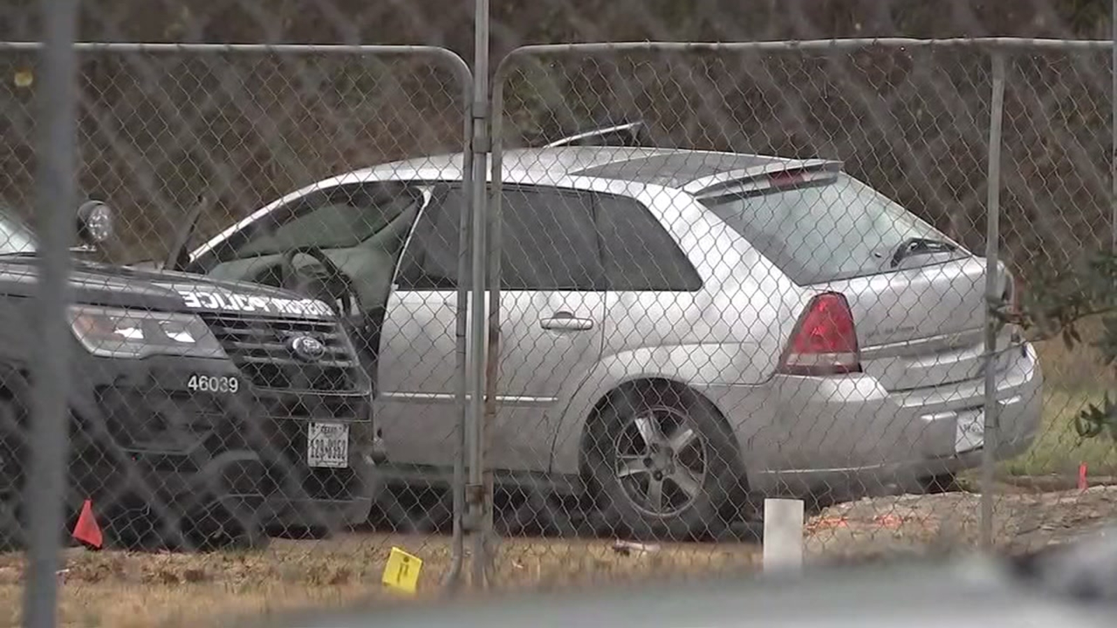 Man in silver car found shot to death outside NW Houston business