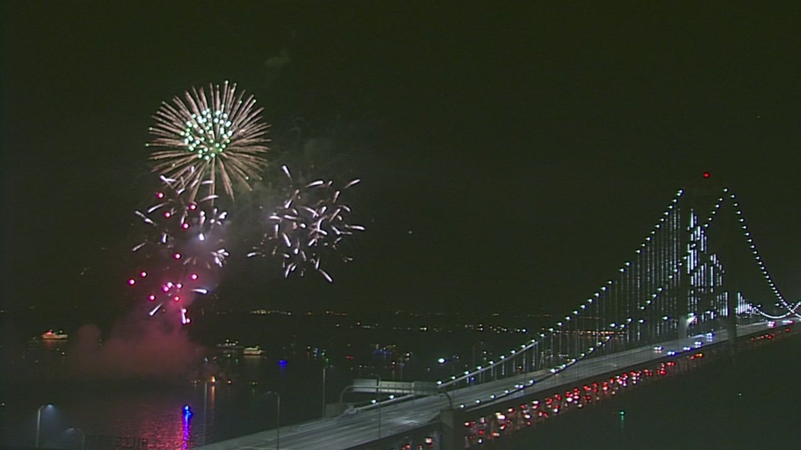 Watch Time Lapse Of New Year S Fireworks Show Over Sf Bay Abc7 San Francisco